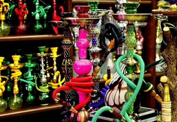 Souq in riva al mare